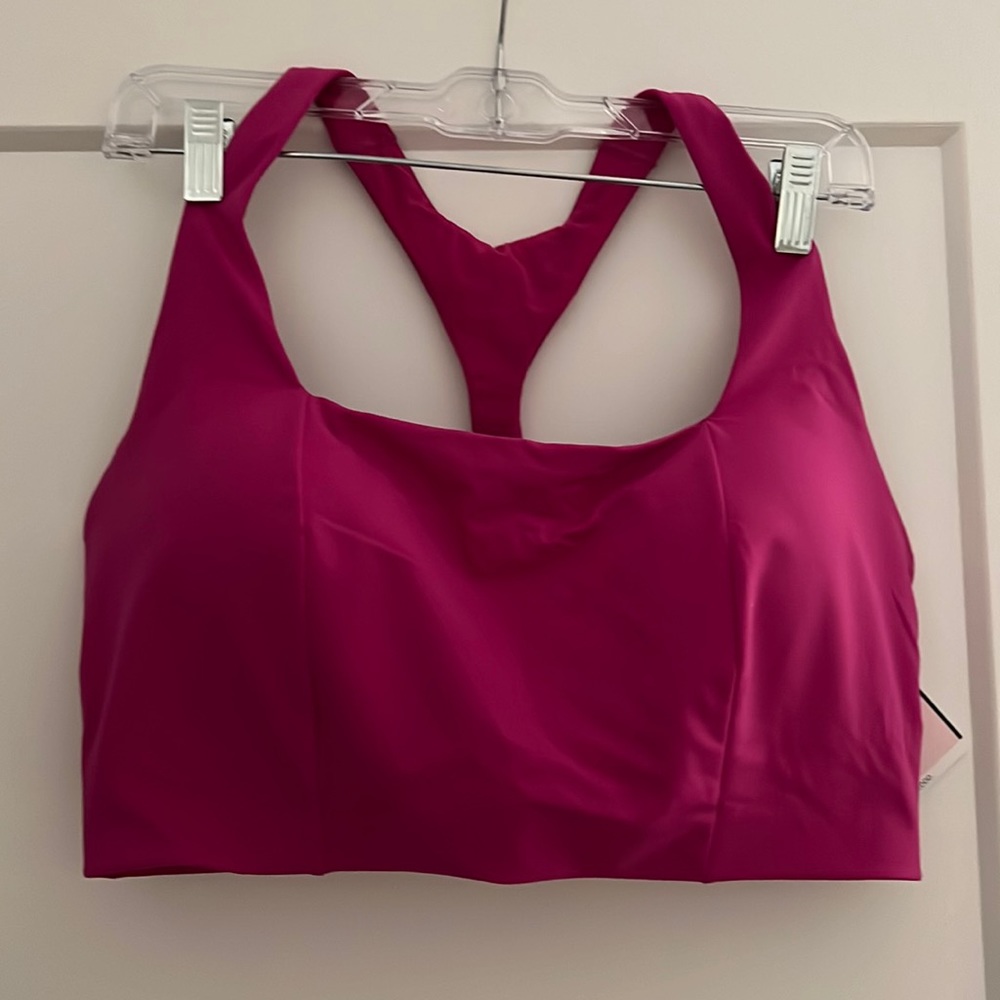 Brand new with tags, 36DDD Victoria secret sports bra.